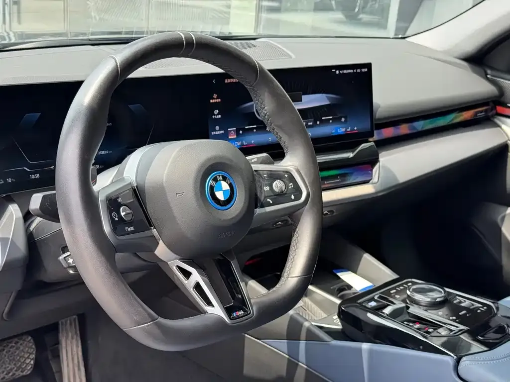 BMW i5 — фото 4