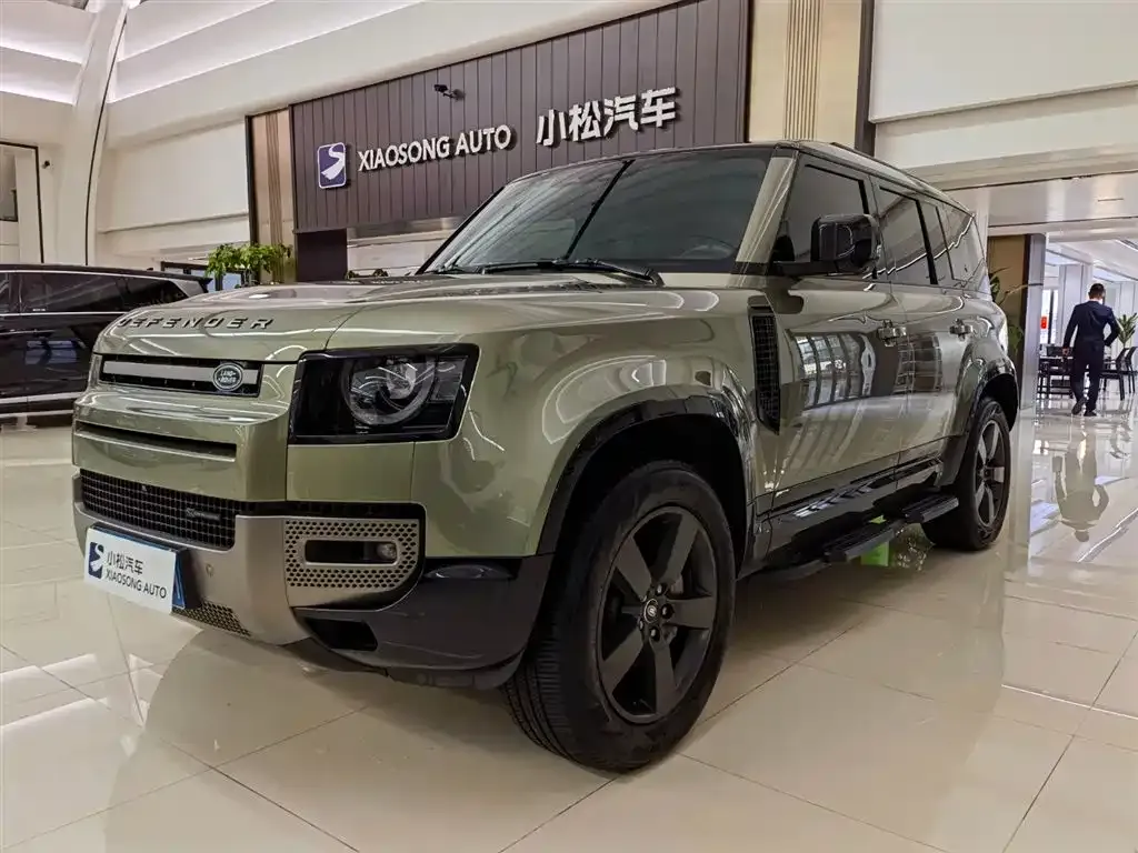 Land Rover Defender — фото 1