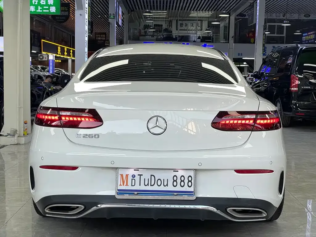 Mercedes-Benz E-Class (Import) — фото 9