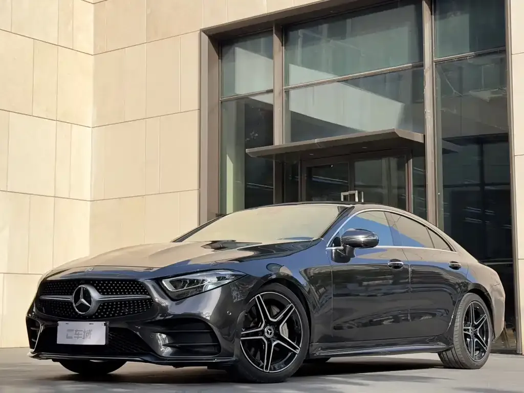 Mercedes-Benz CLS — фото 1