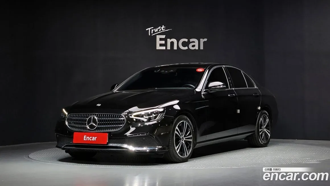 Mercedes-Benz E-Class — фото 1