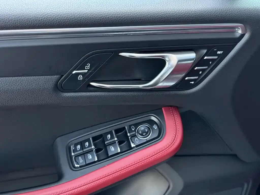 Porsche Macan — фото 10