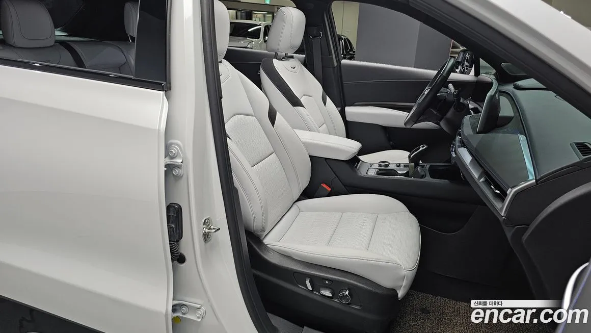 Cadillac XT4 — фото 10
