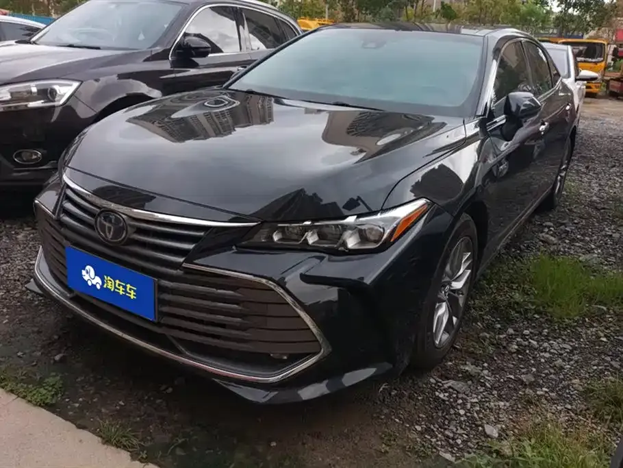 Toyota Avalon — фото 1