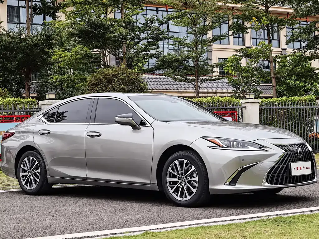 Lexus ES — фото 3