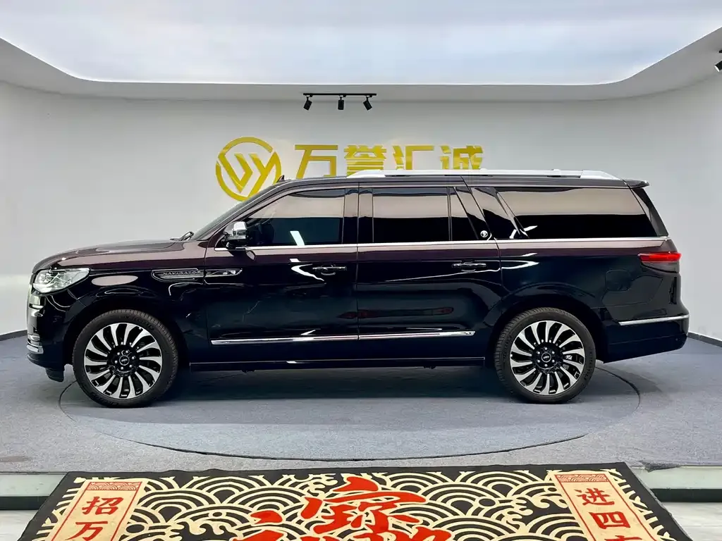Lincoln Navigator One — фото 3