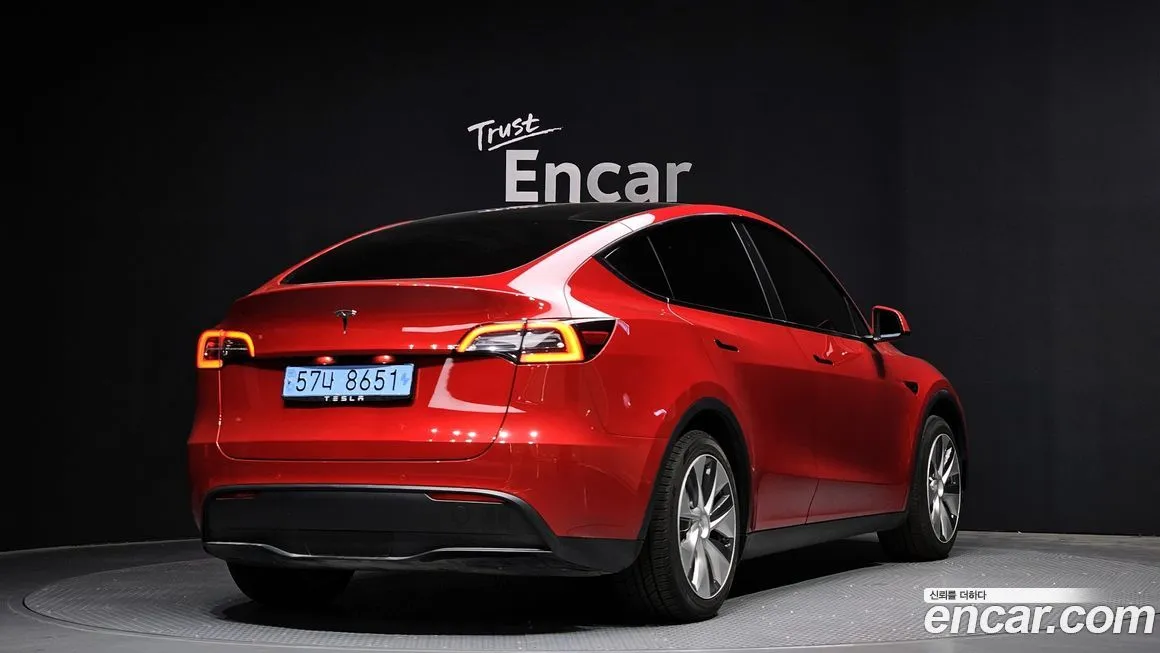 Tesla Model Y — фото 2