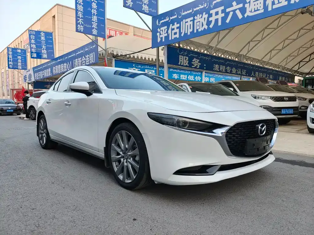 Mazda 3 Axela — фото 3