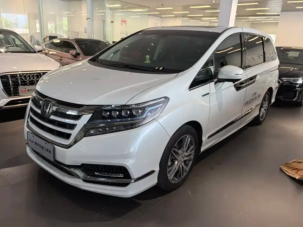 Honda Elysion — фото 1