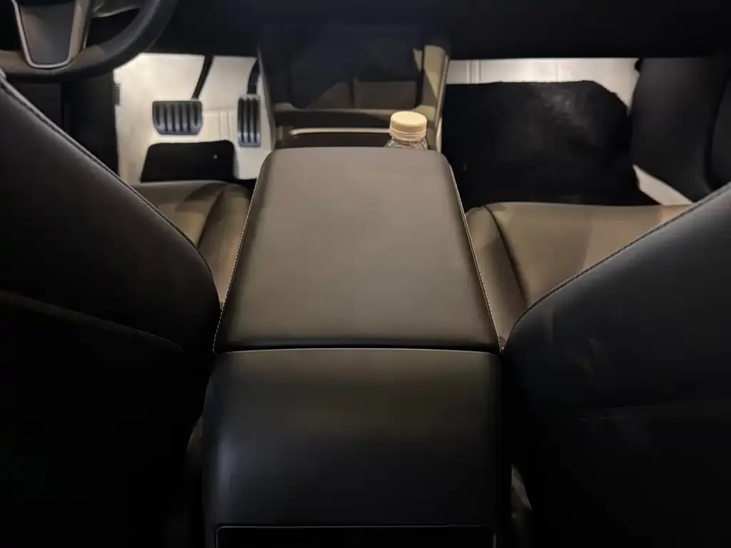 Tesla Model 3 — фото 10