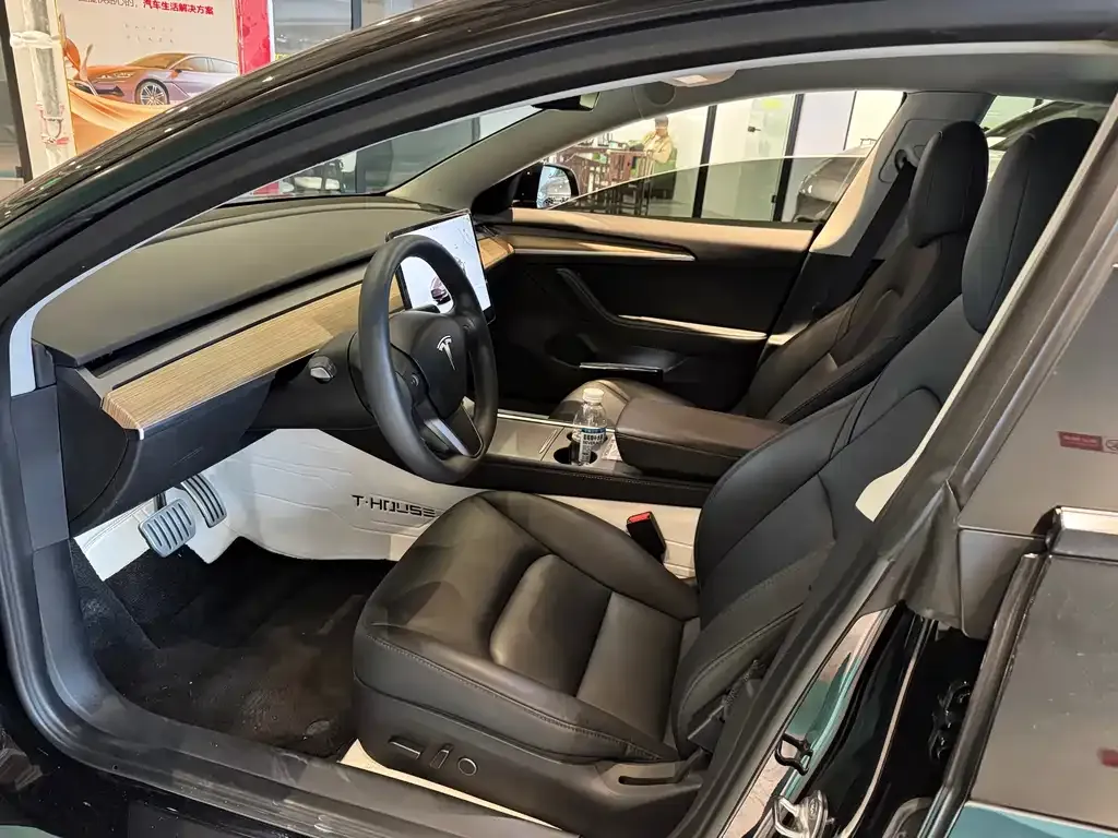 Tesla Model 3 — фото 5