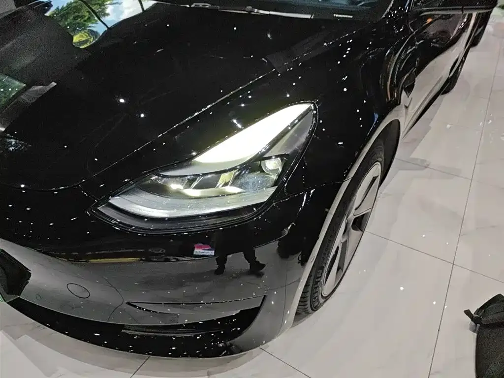 Tesla Model 3 — фото 7
