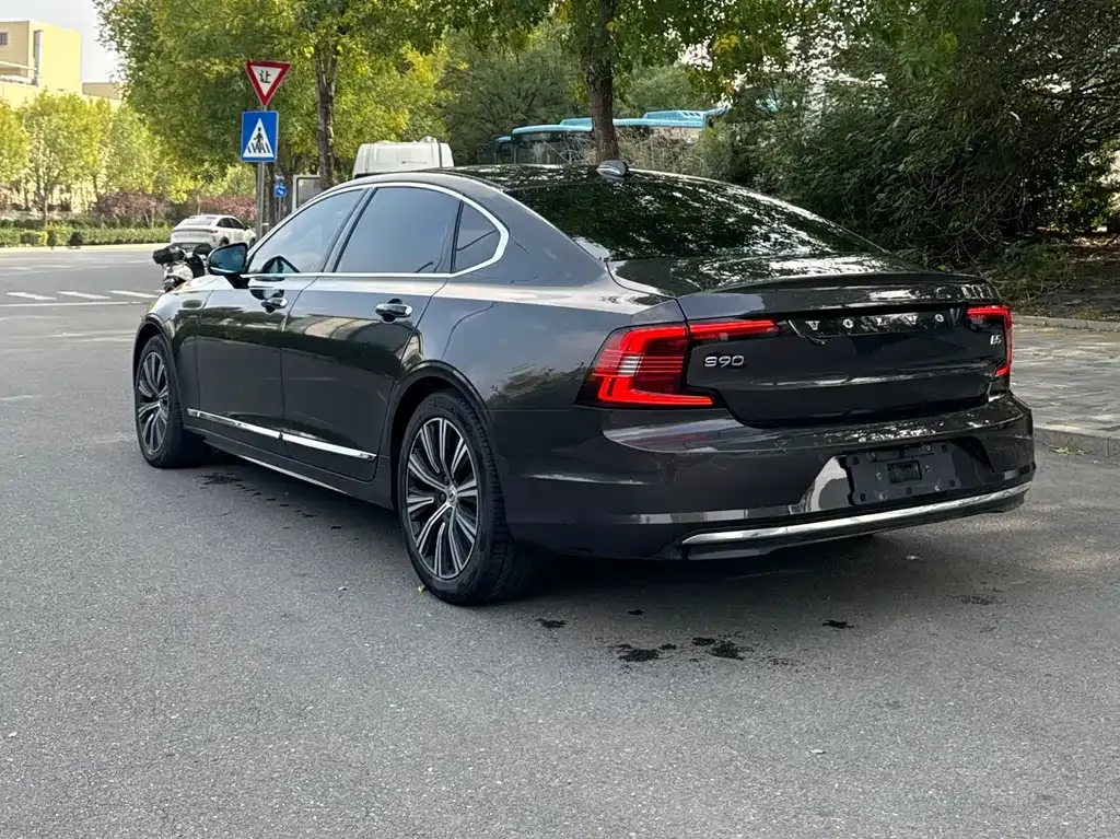 Volvo S90 — фото 7