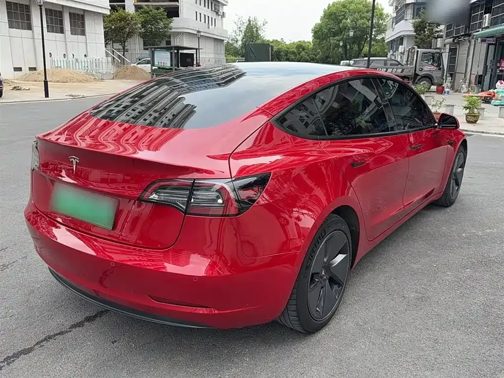 Tesla Model 3 — фото 9