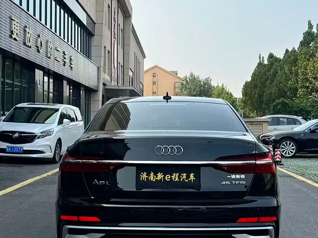 Audi A6L — фото 5