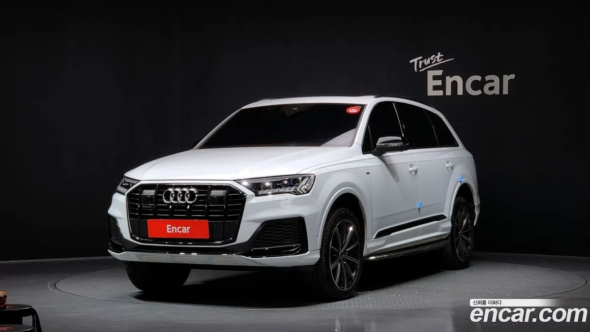 Audi Q7 — фото 1