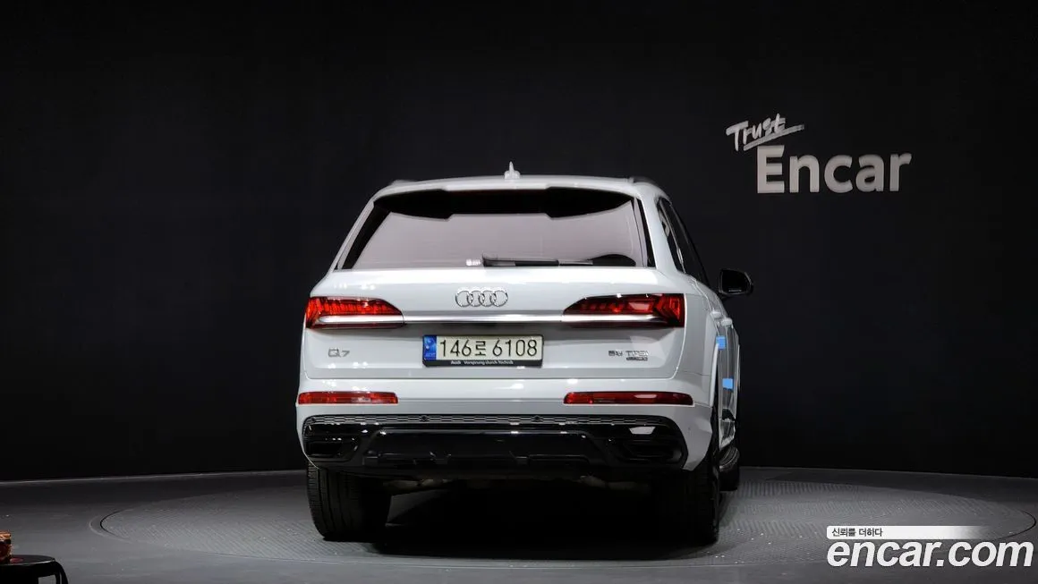 Audi Q7 — фото 4