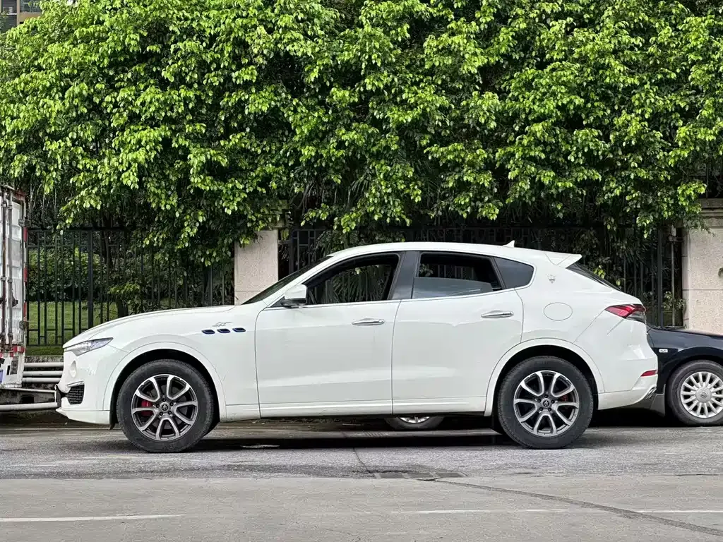 Maserati Levante — фото 9