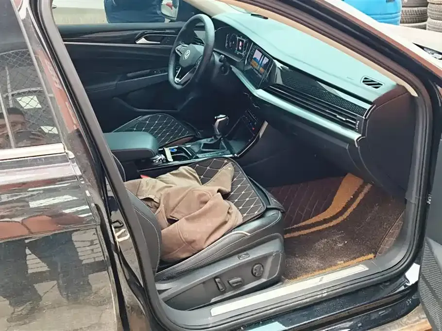 Volkswagen Passat — фото 8
