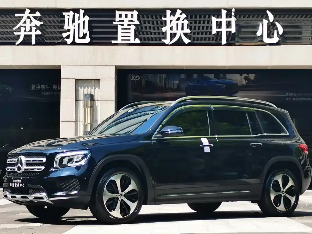 Mercedes-Benz GLB — фото 1