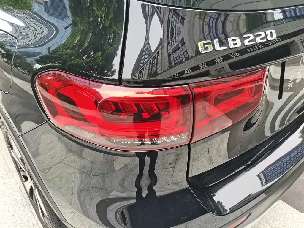 Mercedes-Benz GLB — фото 10