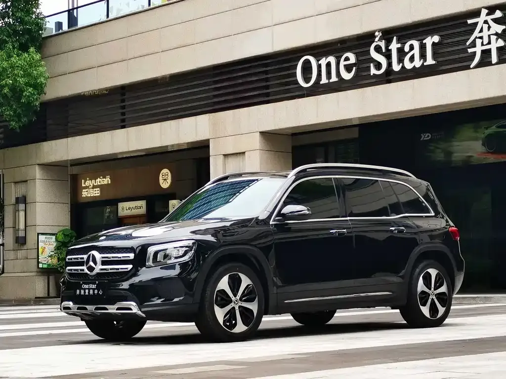 Mercedes-Benz GLB — фото 2