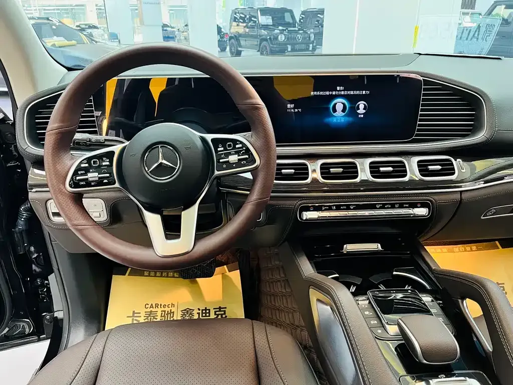 Mercedes-Benz GLS — фото 10