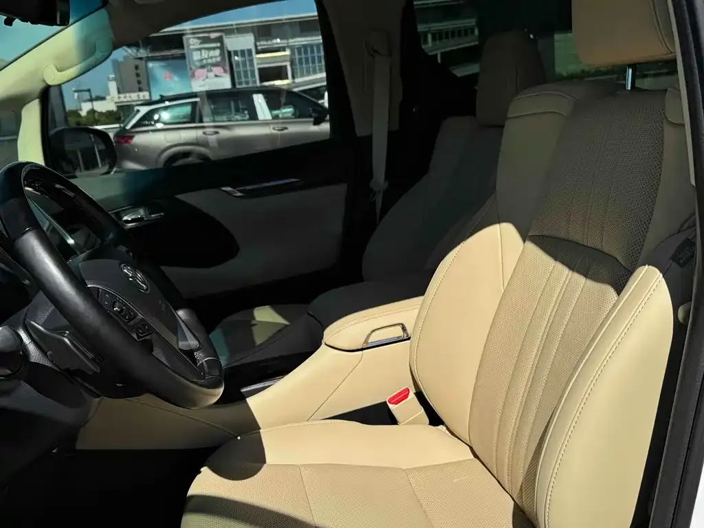 Toyota Vellfire — фото 10
