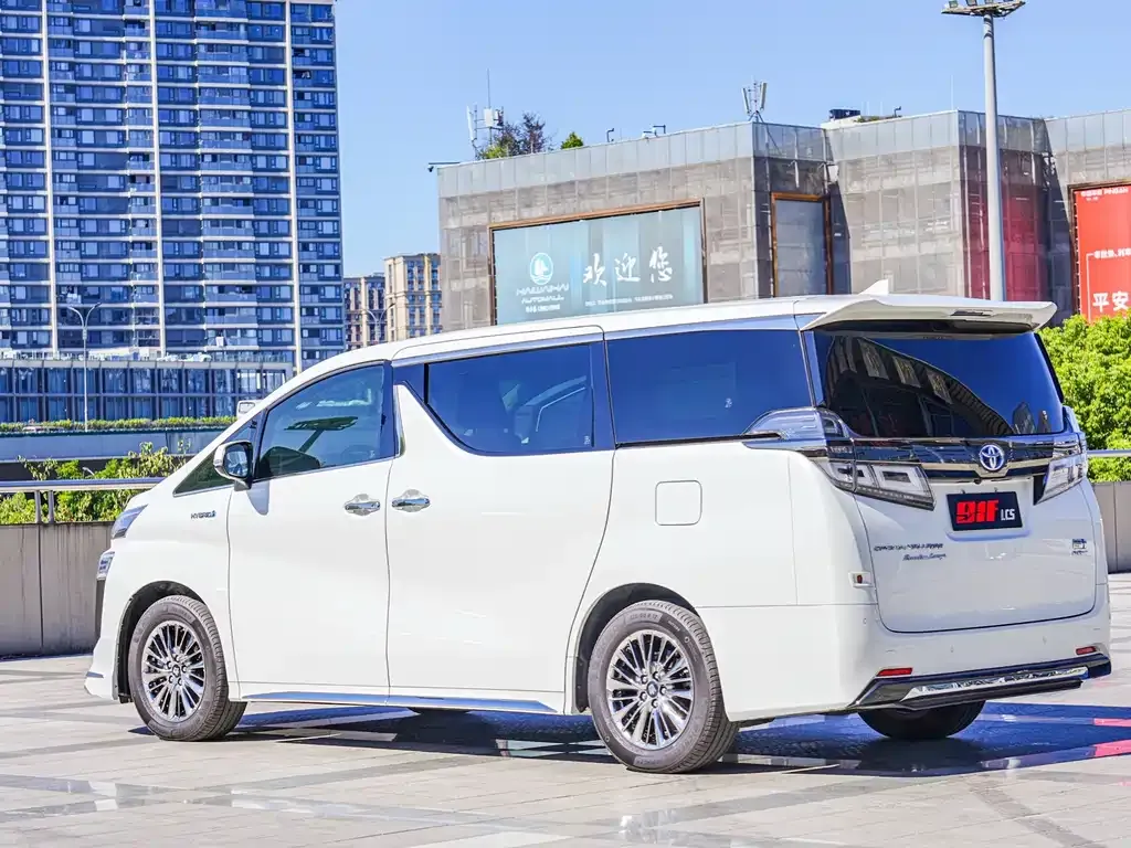 Toyota Vellfire — фото 7