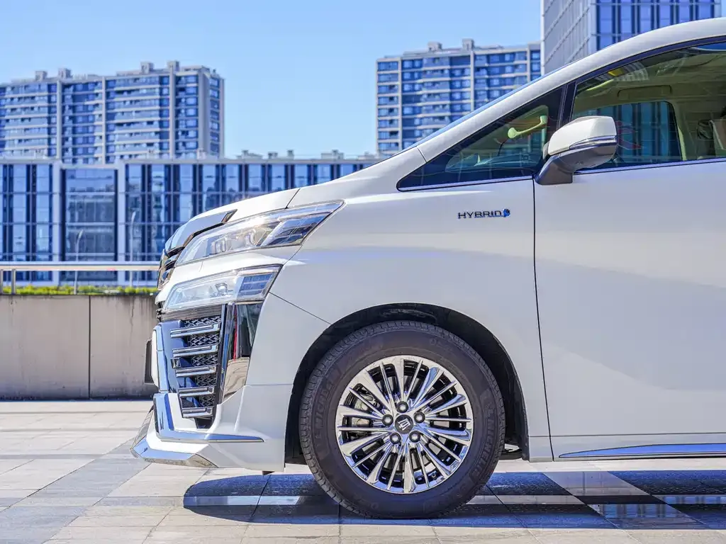 Toyota Vellfire — фото 8