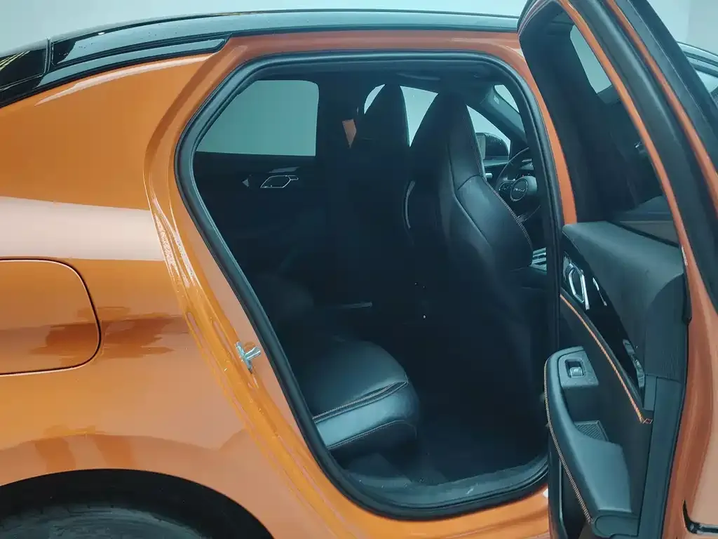 Lynk & Co 03 — фото 6