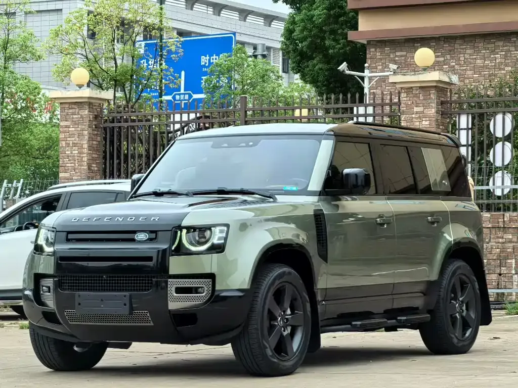 Land Rover Defender — фото 1