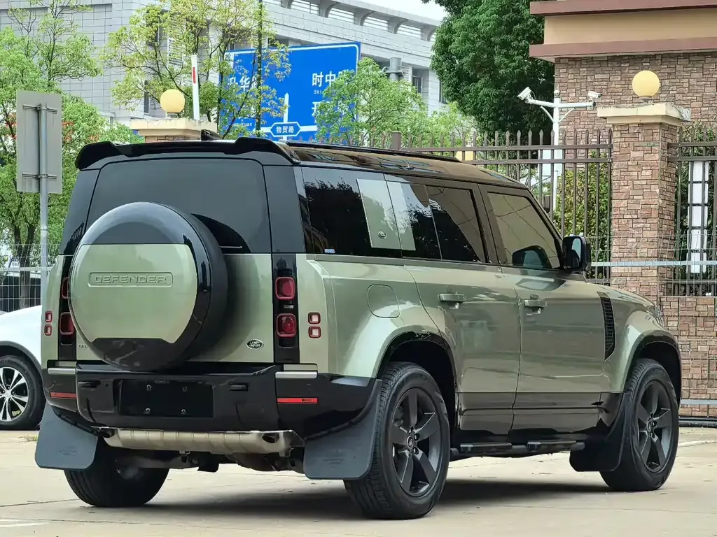 Land Rover Defender — фото 9