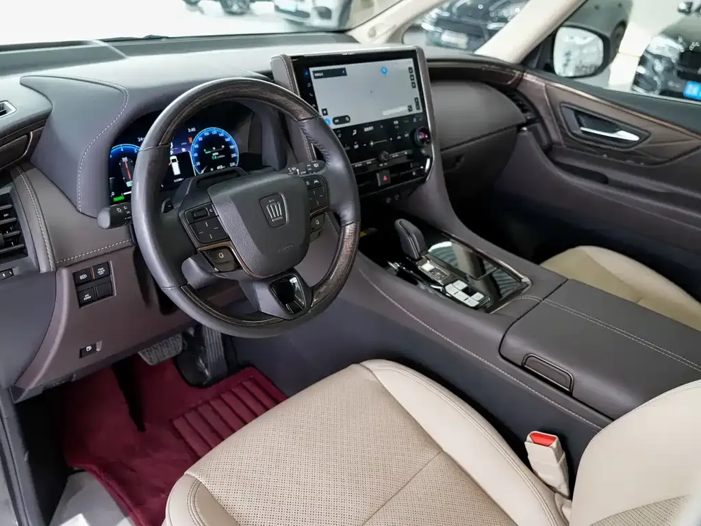 Toyota Vellfire — фото 10