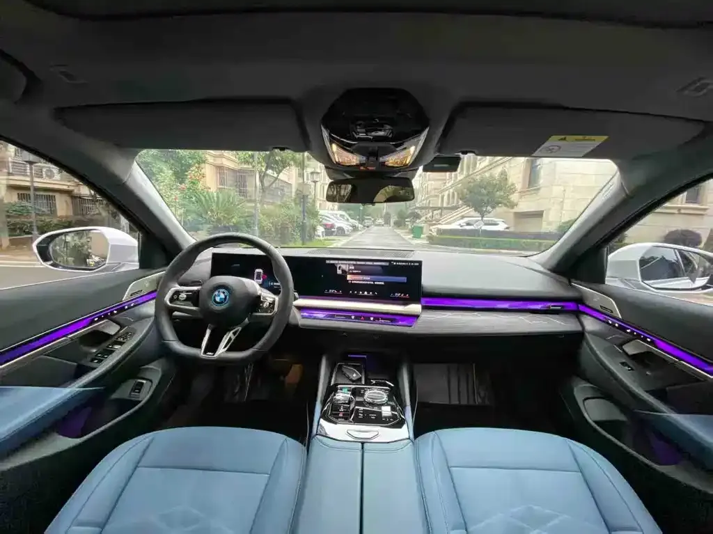 BMW i5 — фото 3