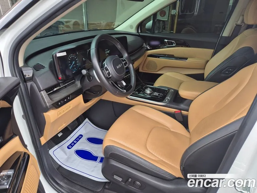 Kia Carnival — фото 10