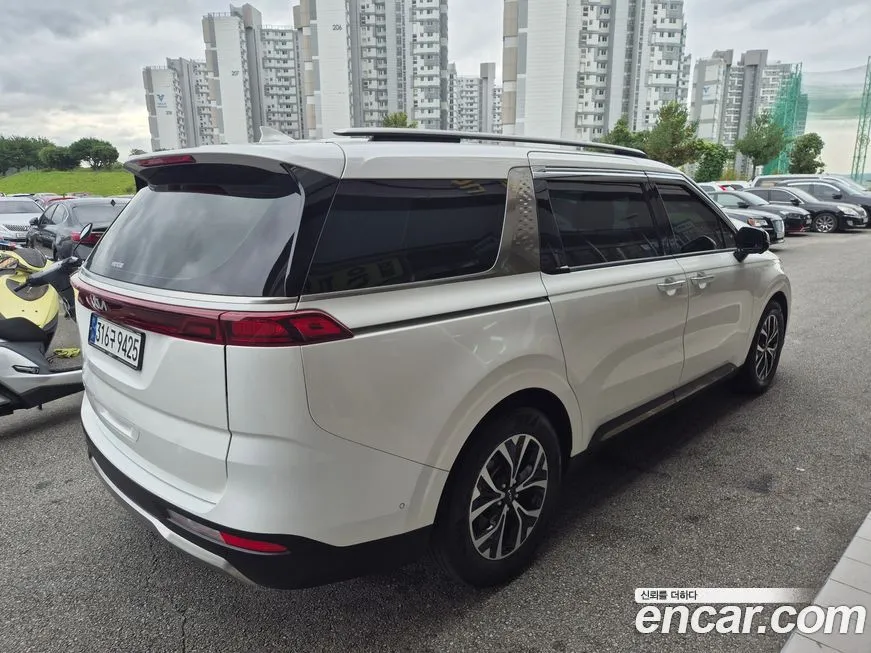 Kia Carnival — фото 4