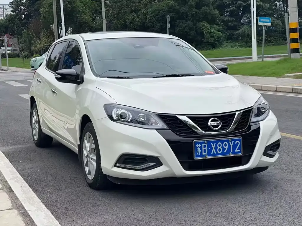 Nissan Tiida — фото 3