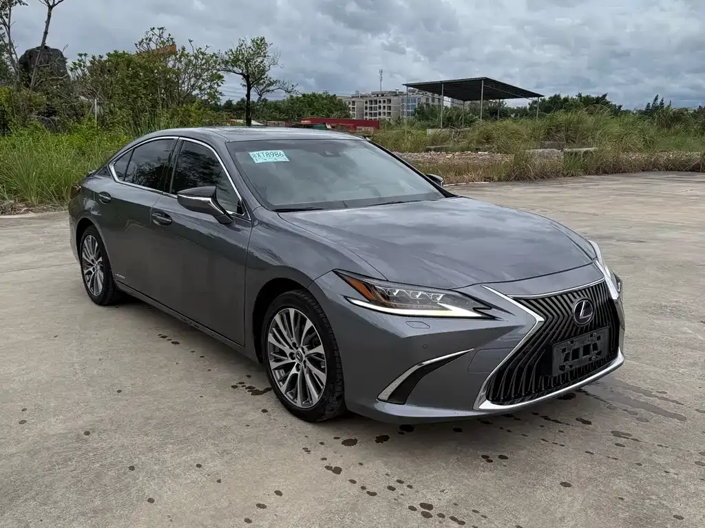 Lexus ES — фото 1