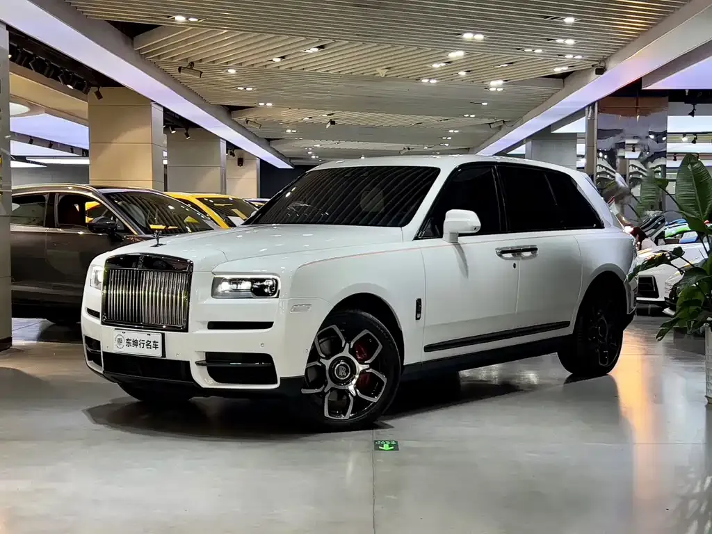 Rolls-Royce Cullinan — фото 1