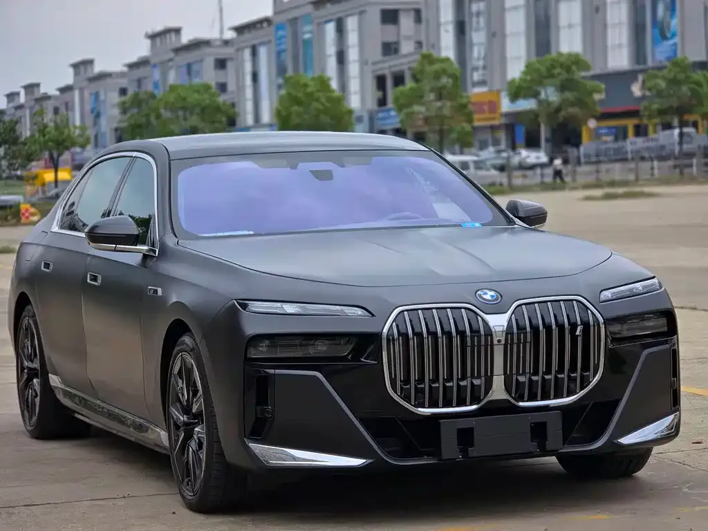 BMW i7 — фото 3