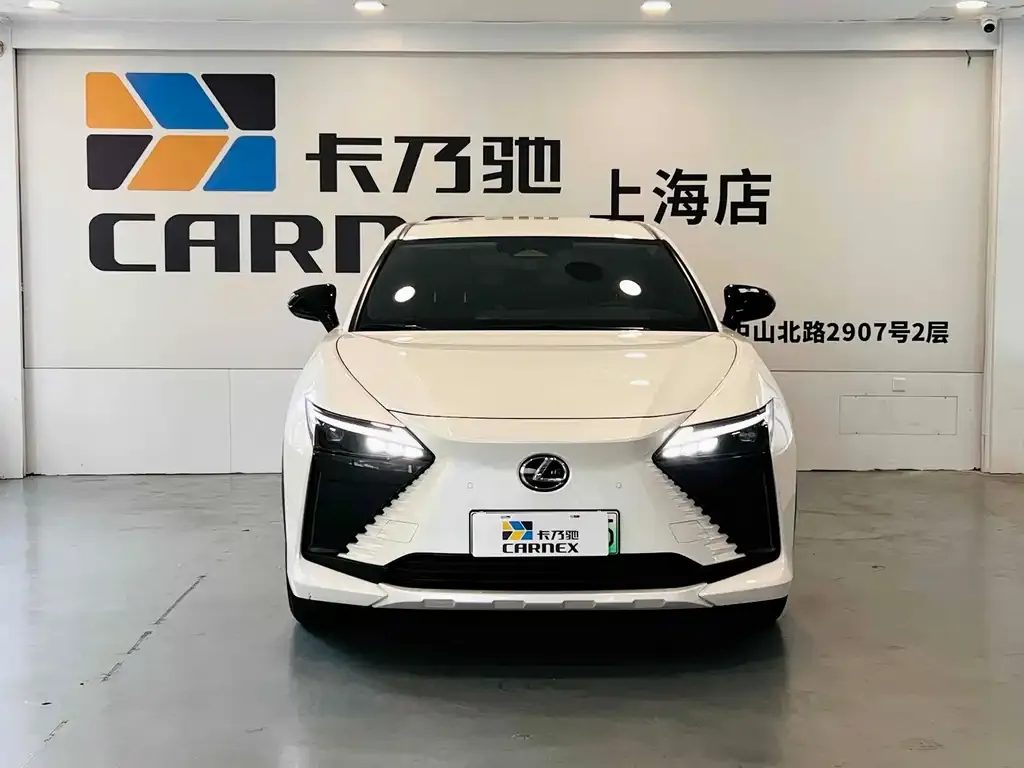Lexus RZ — фото 2