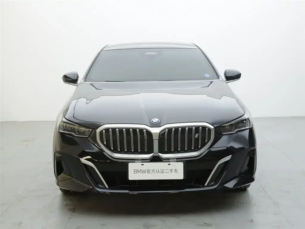 BMW i5 — фото 2