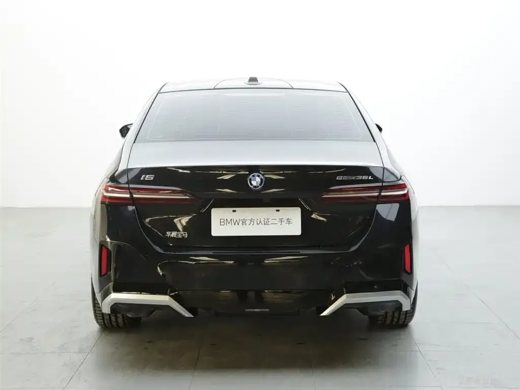 BMW i5 — фото 5