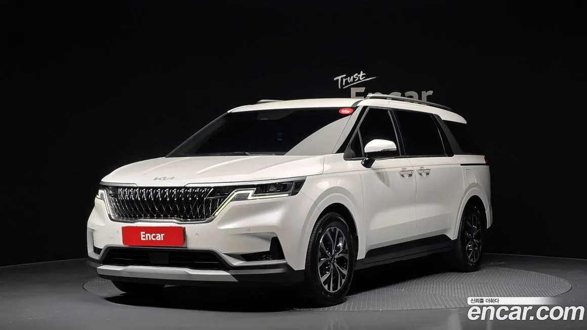 Kia Carnival — фото 1