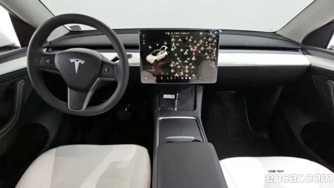 Tesla Model Y — фото 8