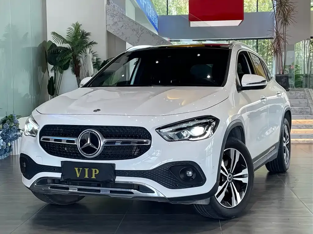 Mercedes-Benz GLA — фото 1
