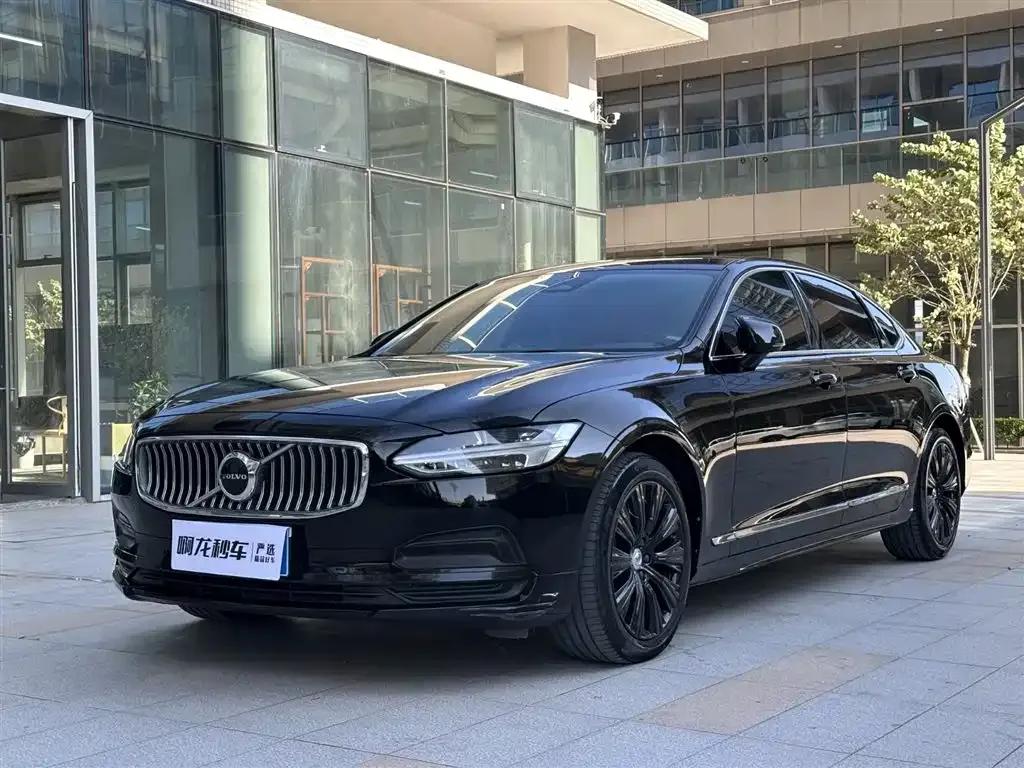 Volvo S90 — фото 1