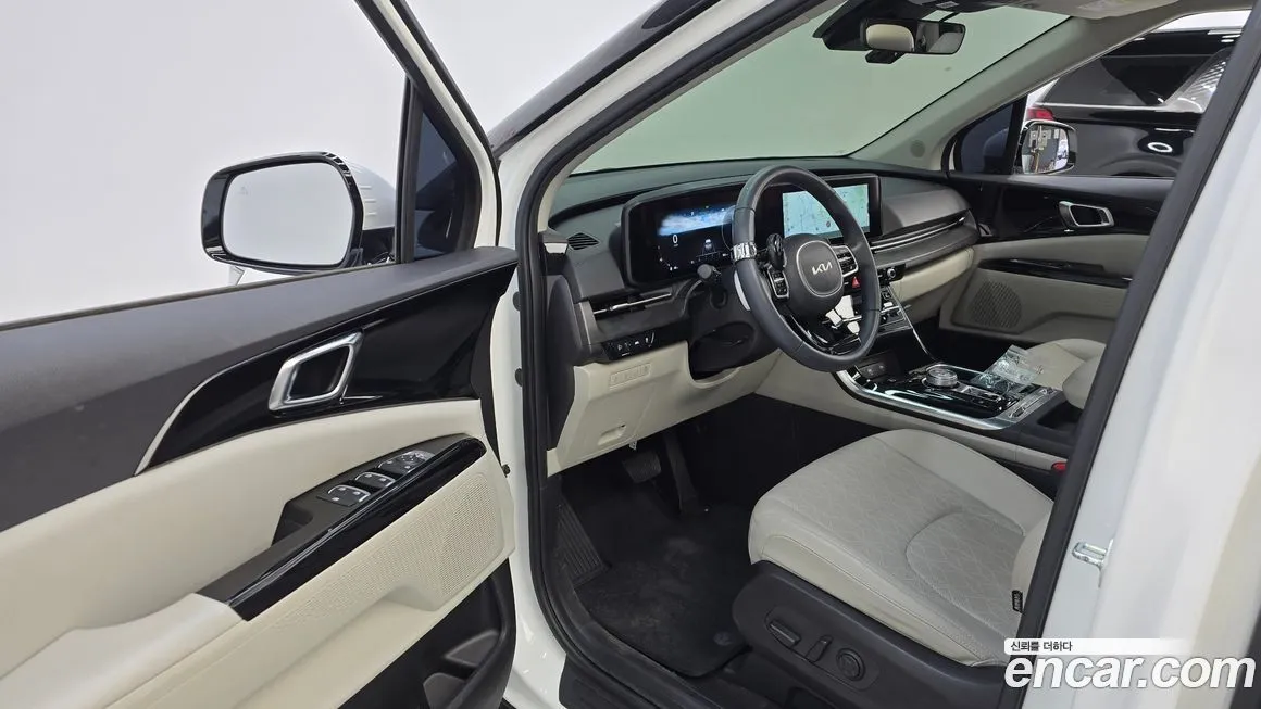 Kia Carnival — фото 10