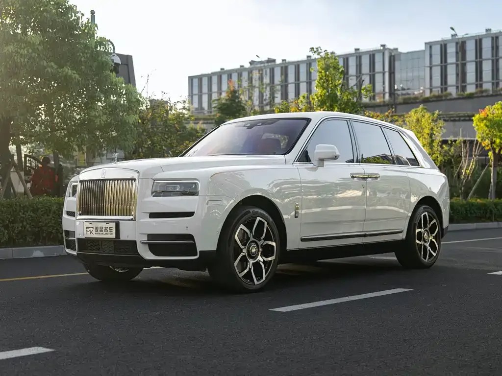 Rolls-Royce Cullinan — фото 1